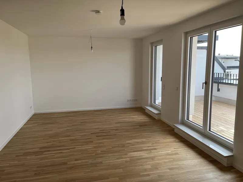 helle 2-Zimmer-Dachgeschoss-Wohnung mit 73,4 qm nahe EUREF-Campus und Südkreuz — photo 1